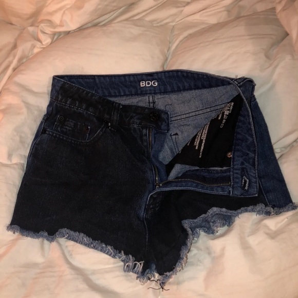 BDG Urban Outfitters Size 26W High Rise Dree Cheeky Denim Shorts - Picture 2 of 6